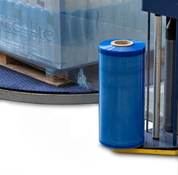 roll of blue pallet wrap on a pallet wrapping machine securing goods on a pallet