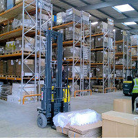 Outside Kite Packaging's Swindon Branch